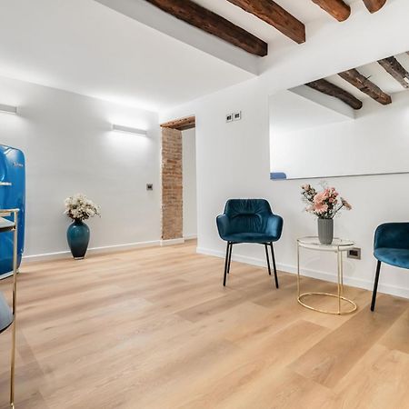 Piazza Indipendenza Loft & Rooms Палермо Екстериор снимка