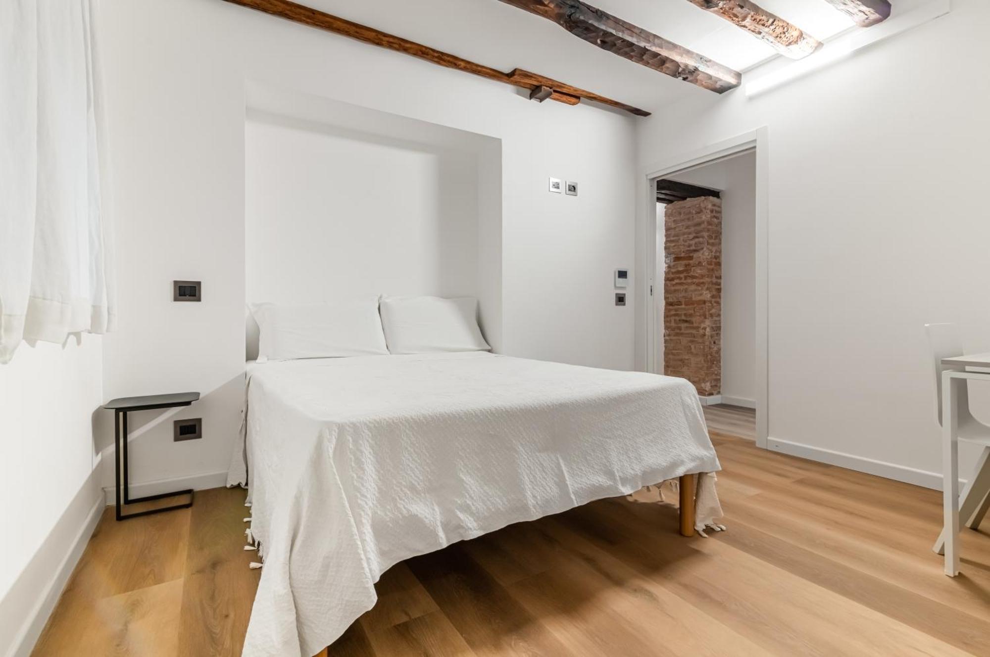 Piazza Indipendenza Loft & Rooms Палермо Екстериор снимка