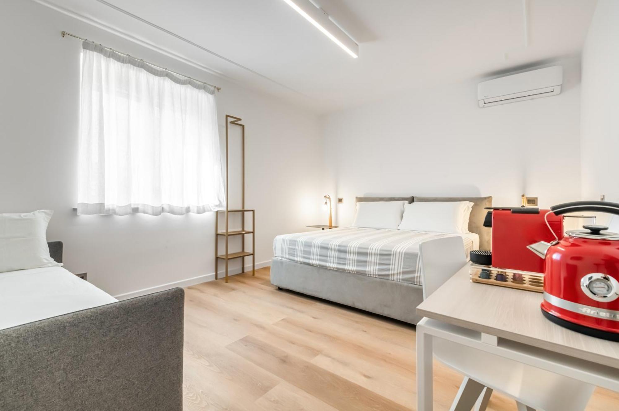 Piazza Indipendenza Loft & Rooms Палермо Екстериор снимка