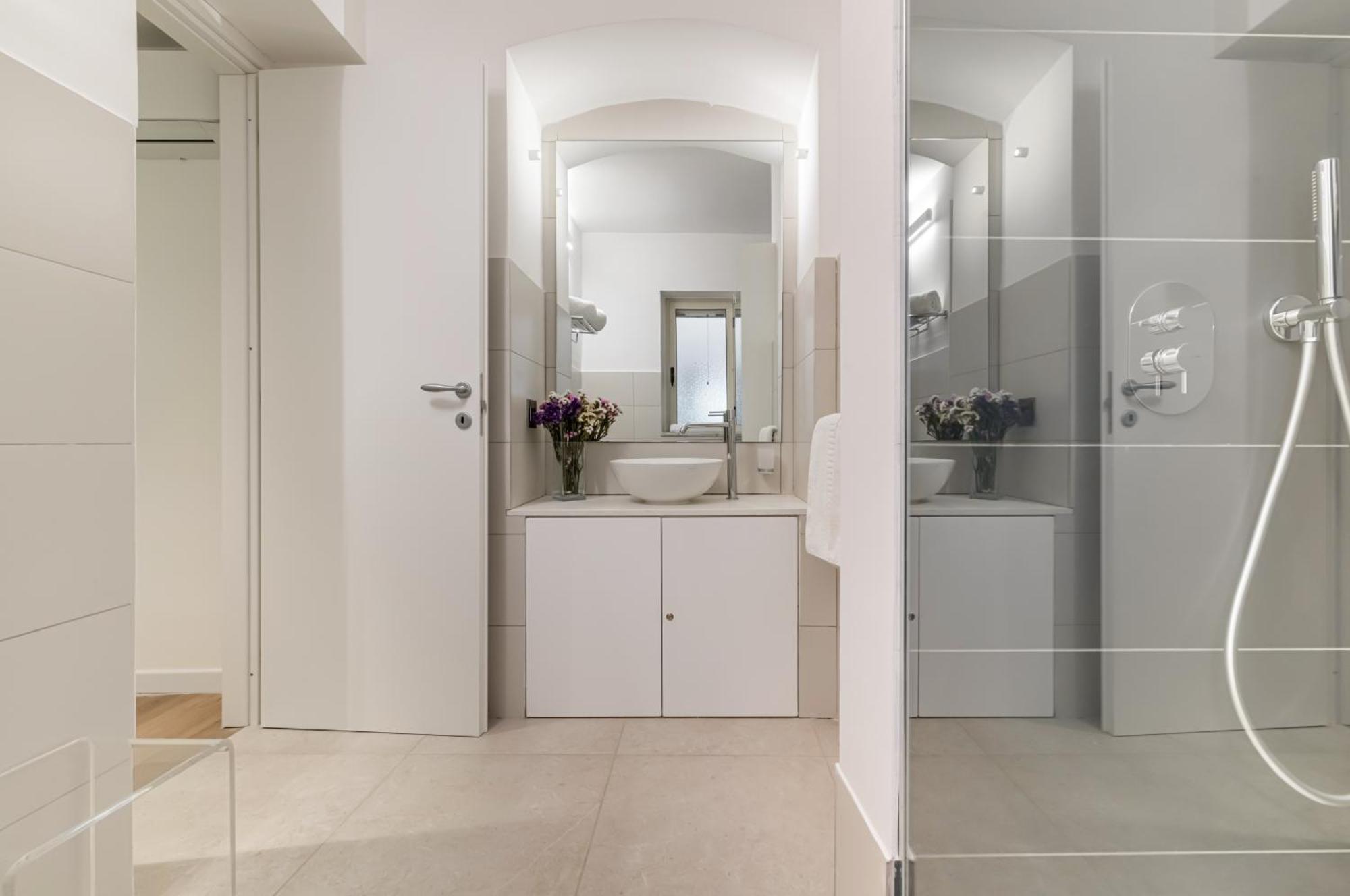 Piazza Indipendenza Loft & Rooms Палермо Екстериор снимка
