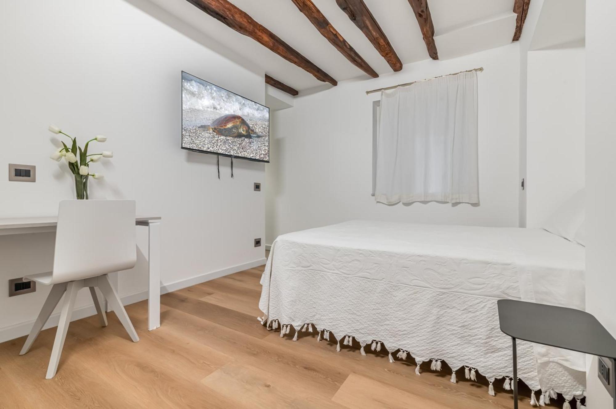Piazza Indipendenza Loft & Rooms Палермо Екстериор снимка