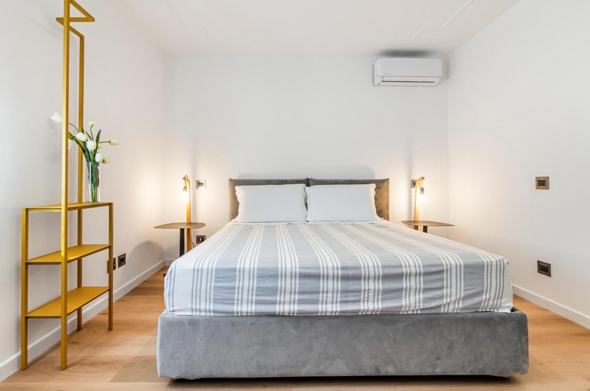 Piazza Indipendenza Loft & Rooms Палермо Екстериор снимка